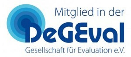 Logo of the Deutsche Gesellschaft für Evaluation e.V. (DeGEval)